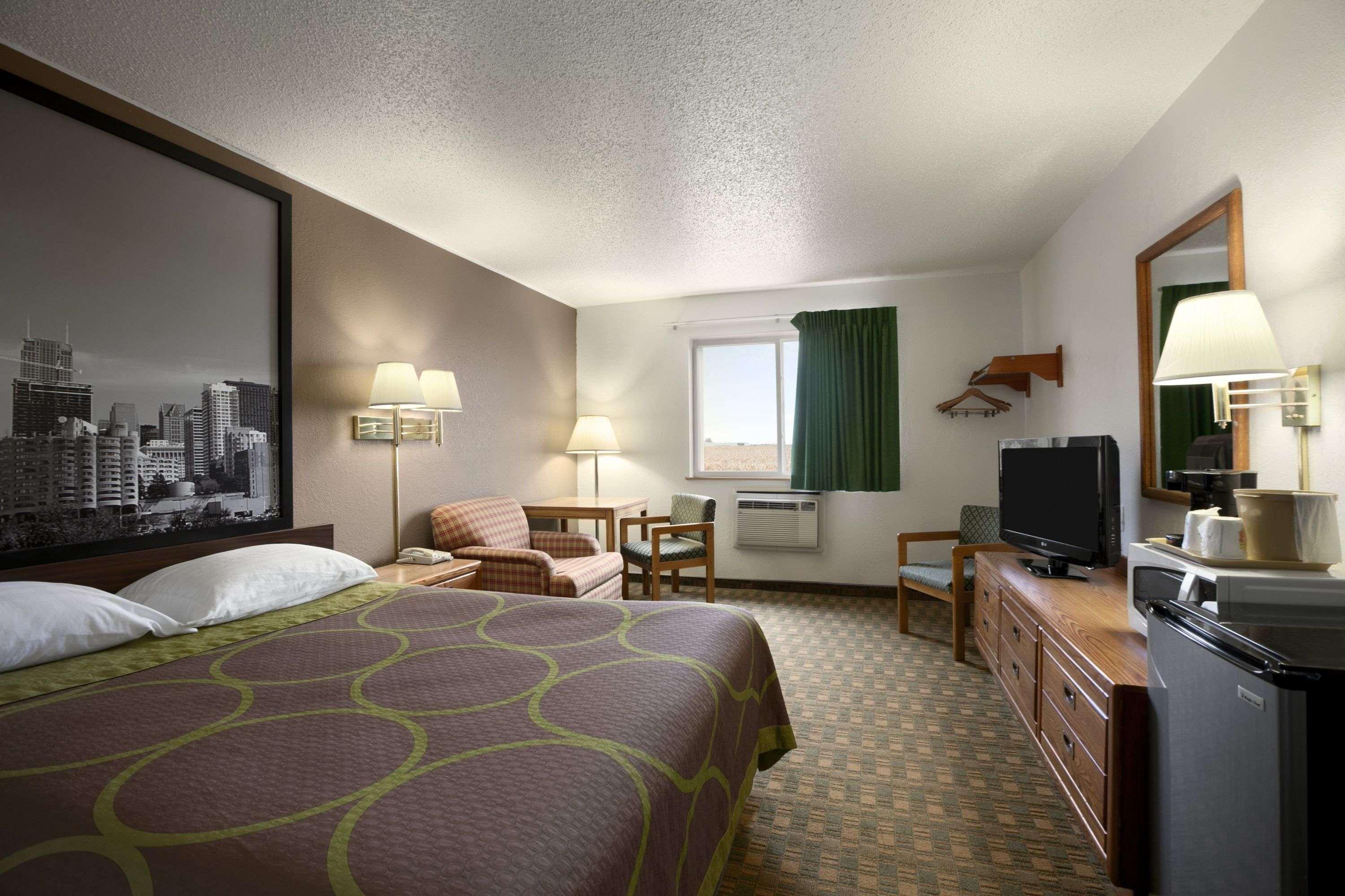 Super 8 By Wyndham Peru Starved Rock State Park Hotell Eksteriør bilde