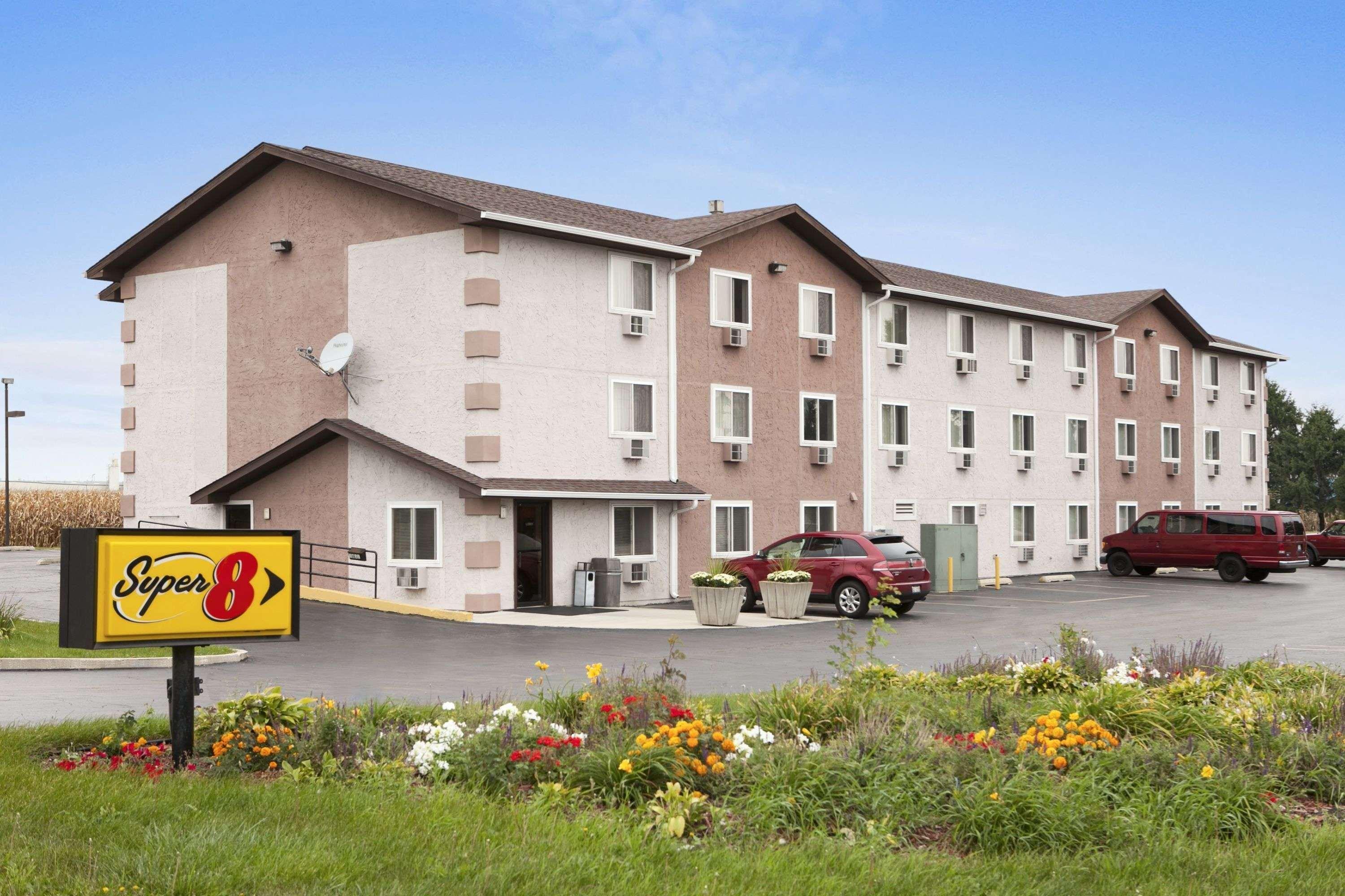 Super 8 By Wyndham Peru Starved Rock State Park Hotell Eksteriør bilde