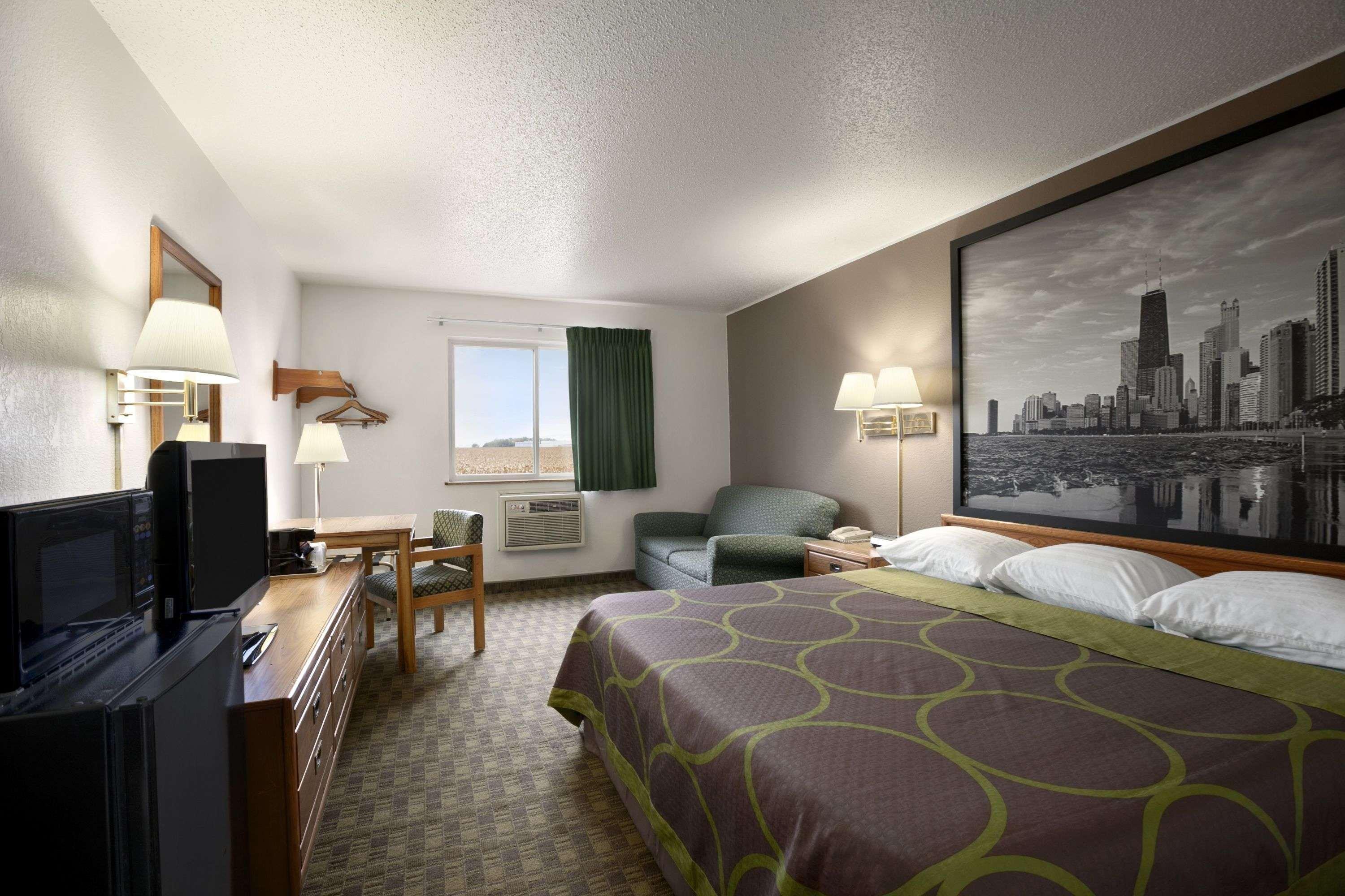 Super 8 By Wyndham Peru Starved Rock State Park Hotell Eksteriør bilde