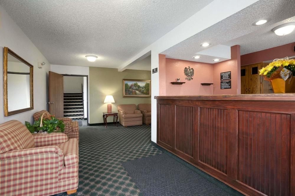 Super 8 By Wyndham Peru Starved Rock State Park Hotell Eksteriør bilde